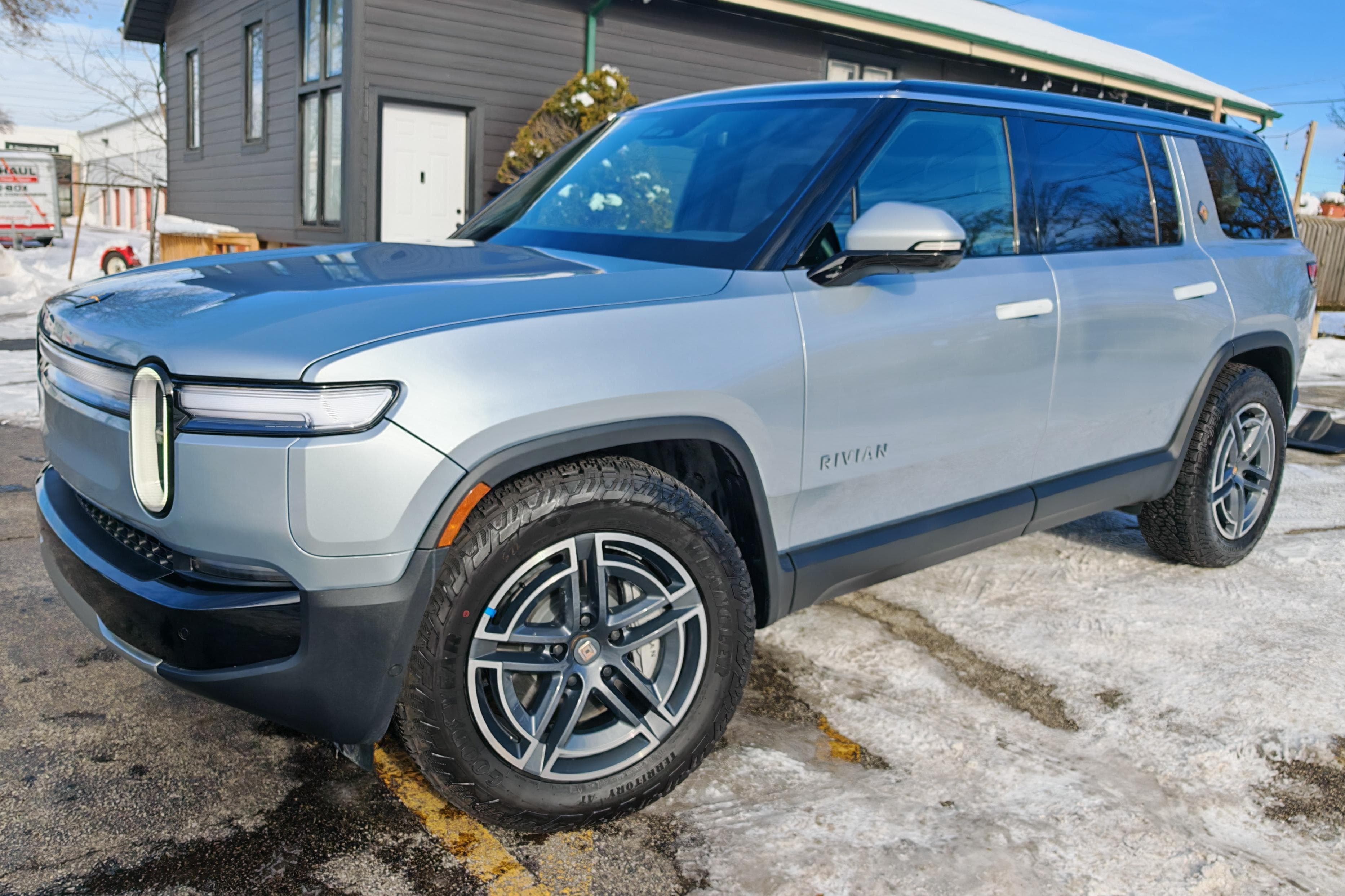 2026 Rivian R1S sold for $66,000