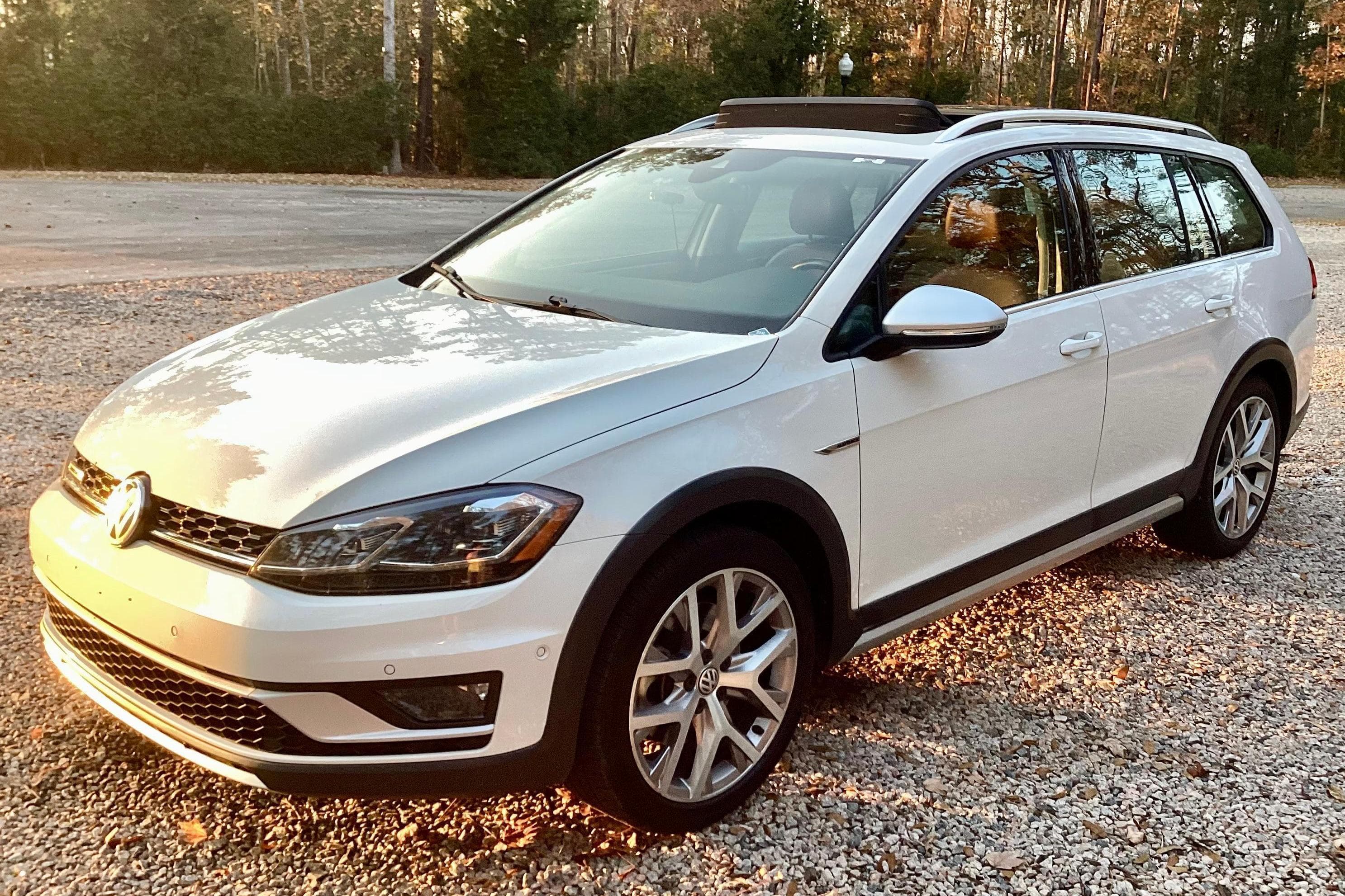 2018 Volkswagen Golf sold for $14,000