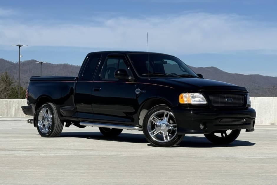 2000 Ford F-150 (1997-2004) sold for $20,000