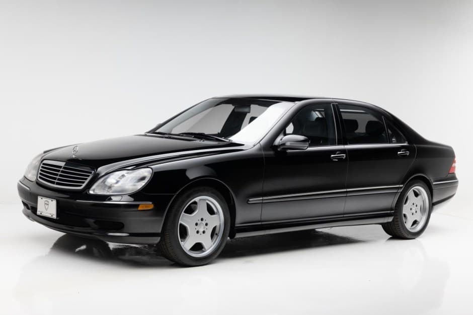 2000 Mercedes-Benz W220 S-Class sold for $8,450