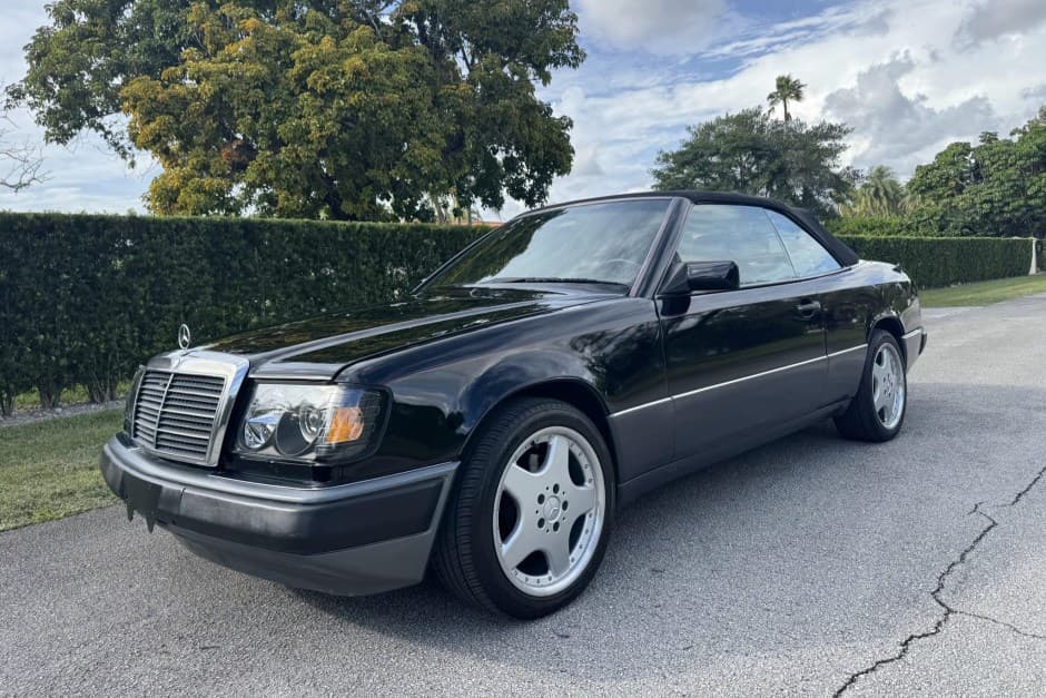 1993 Mercedes-Benz W124 E-Class sold for $9,500