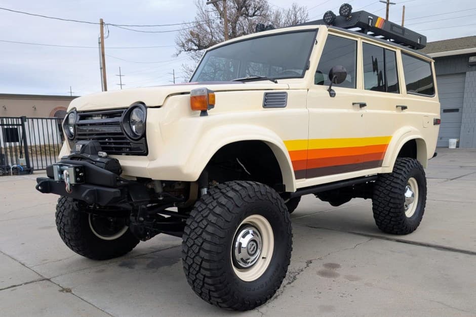 1976 Toyota Land Cruiser FJ55 sold for $92,500