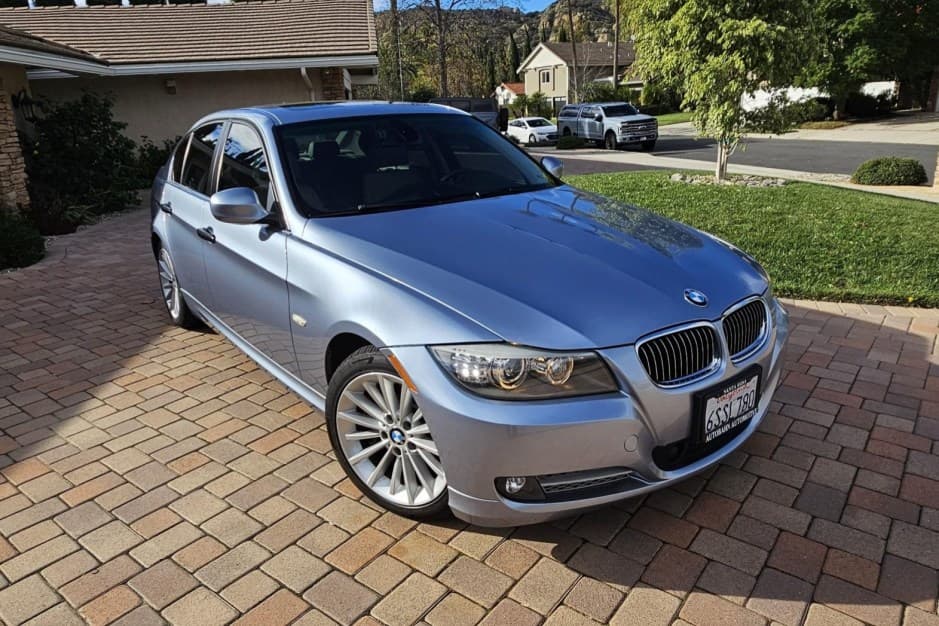 2011 BMW E90 3-Series Sedan sold for $11,250
