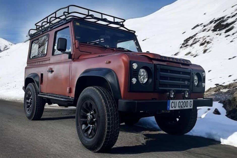 1990 Land Rover 90 / Defender 90 (Euro Spec) sold for $30,000