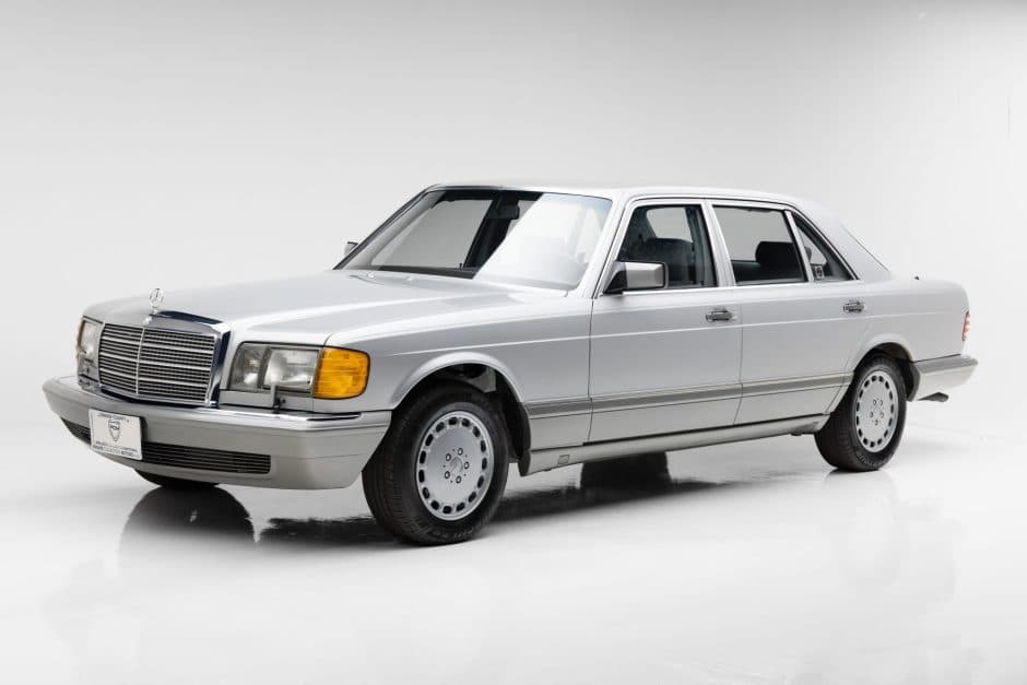 1991 Mercedes-Benz W126 S-Class sold for $21,700
