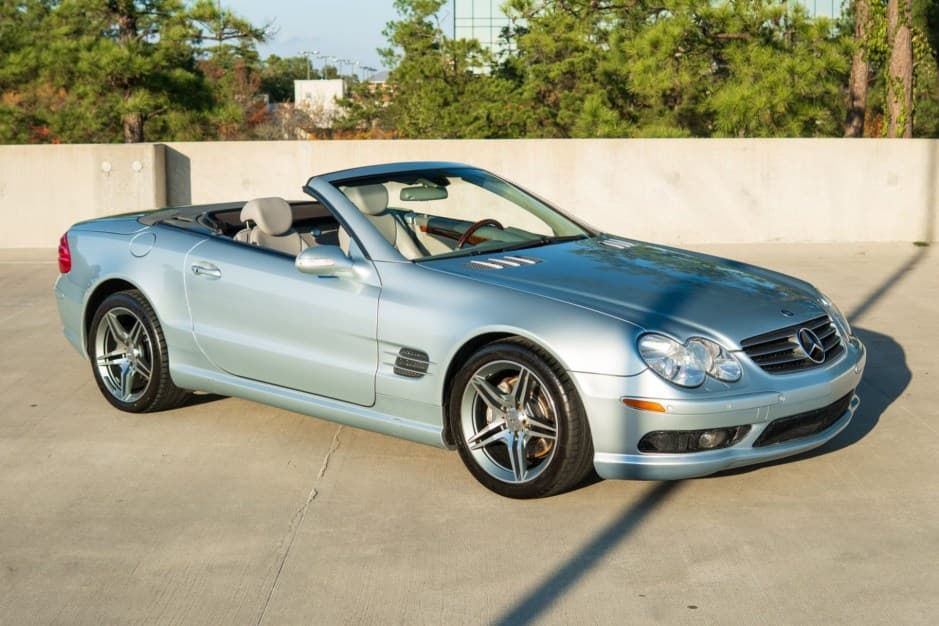 2003 Mercedes-Benz R230 SL sold for $11,250