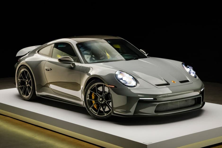 2022 Porsche 992 911 GT3 sold for $277,000