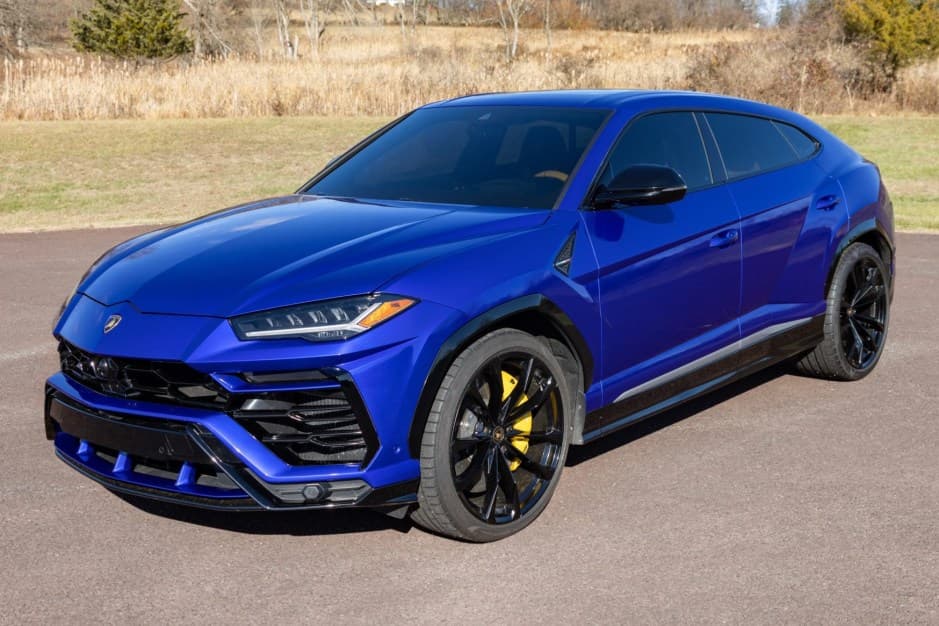 2019 Lamborghini Urus sold for $132,000