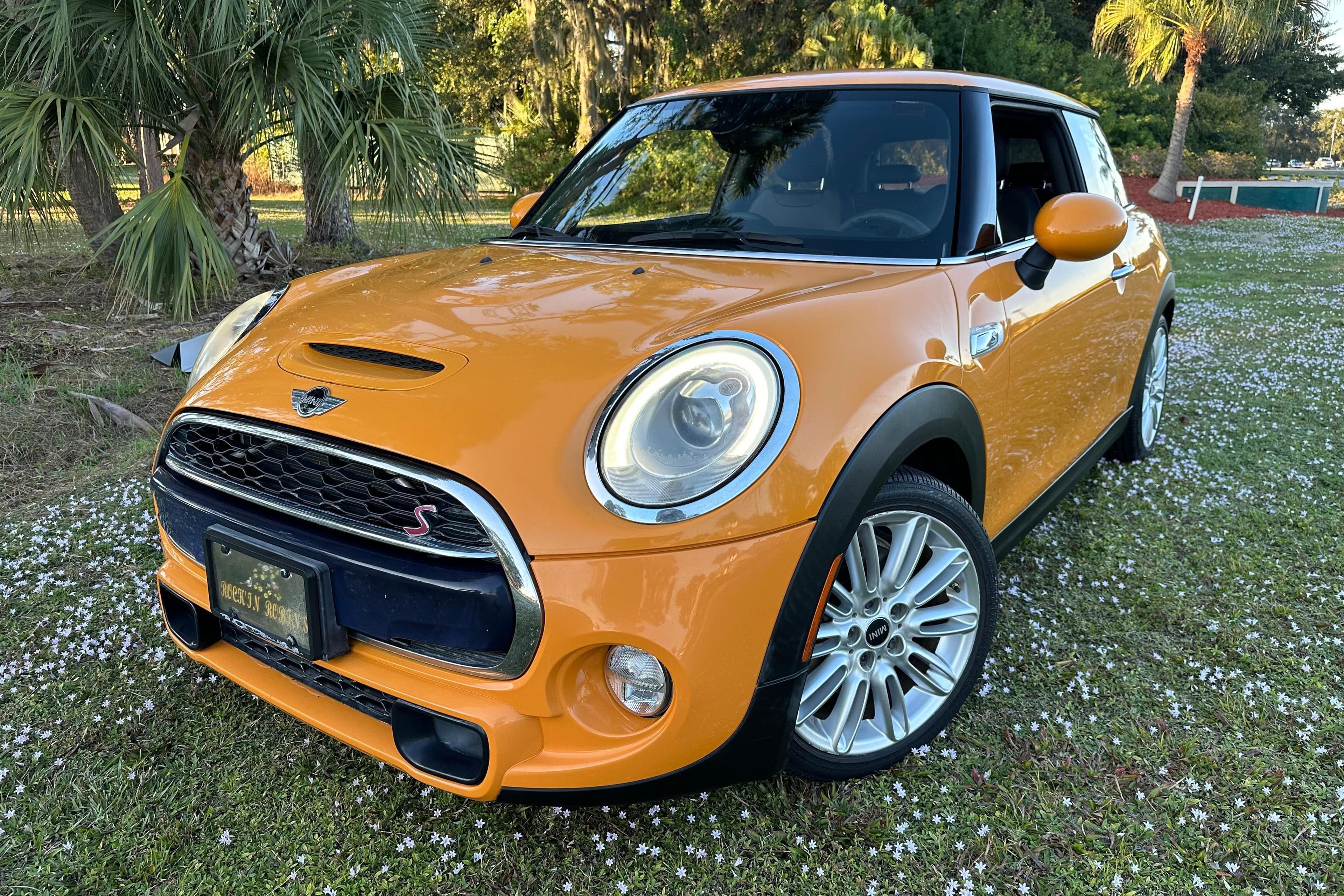 2014 MINI Cooper sold for $13,500