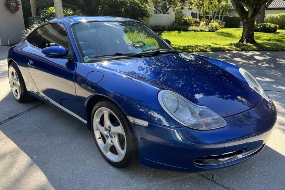 1999 Porsche 996 911 Carrera sold for $22,496