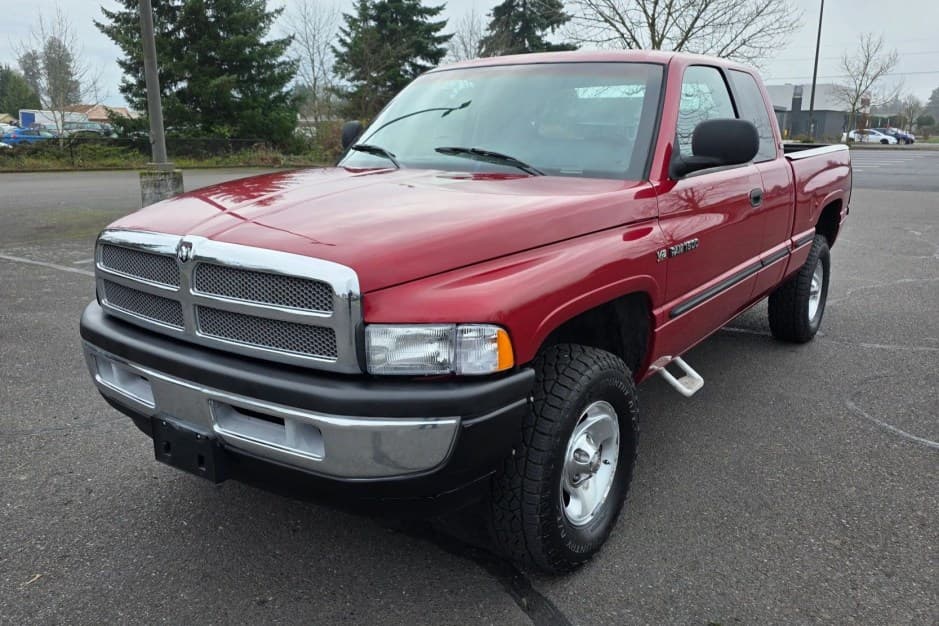 1999 Dodge Ram 1500 (1994-2001) sold for $10,250