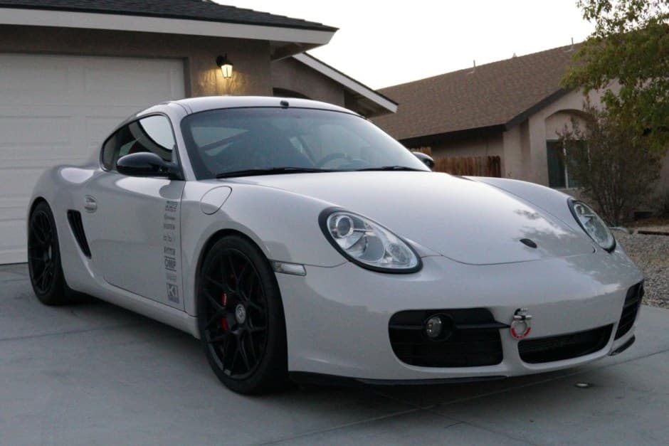 2006 Porsche 987 Cayman sold for $30,250