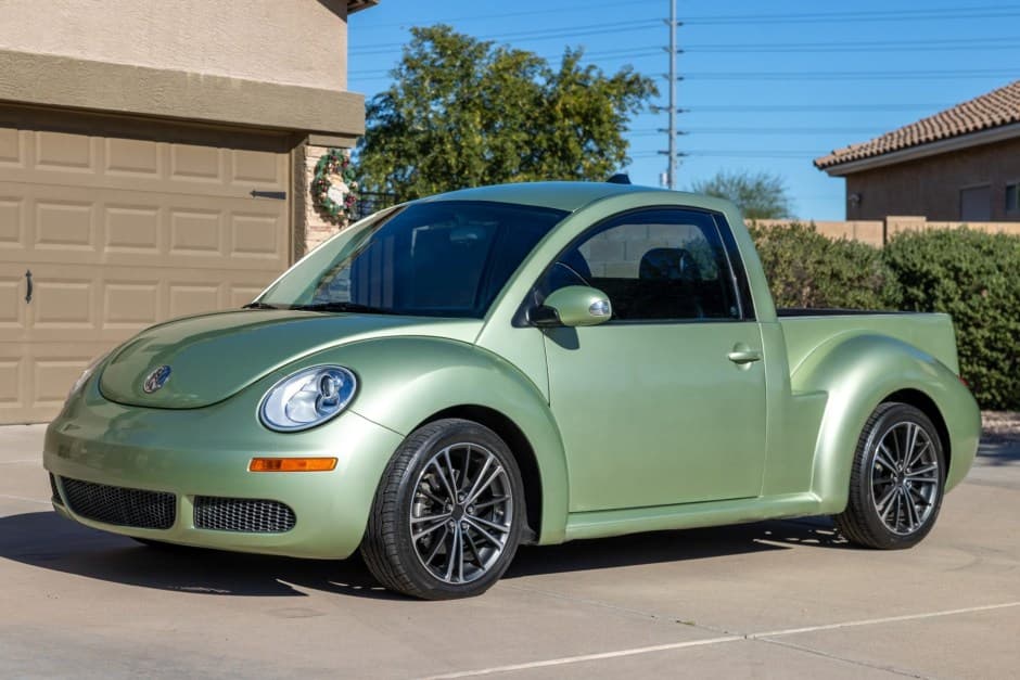2007 Volkswagen New Beetle (1998-2010) sold for $10,670