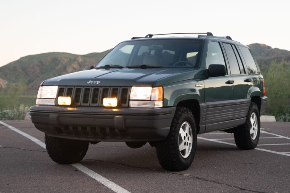 1995 Jeep ZJ Grand Cherokee sold for $9,700