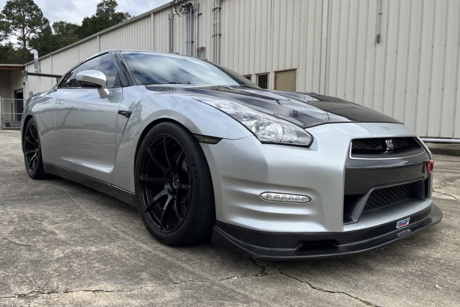 2014 Nissan GT-R R35 sold for $70,000
