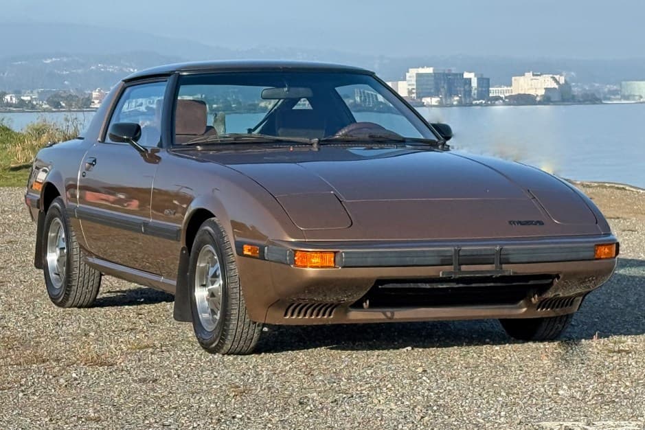 1985 Mazda RX-7 FB sold for $19,250