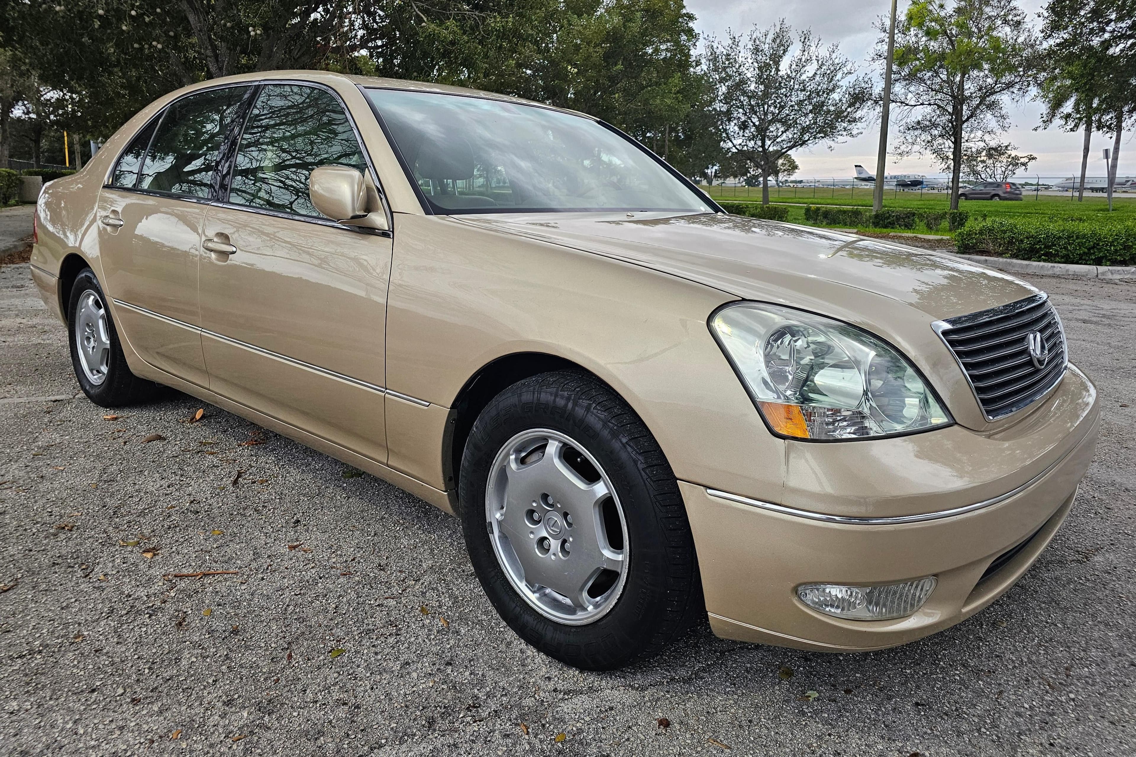 2002 Lexus LS sold for $6,008