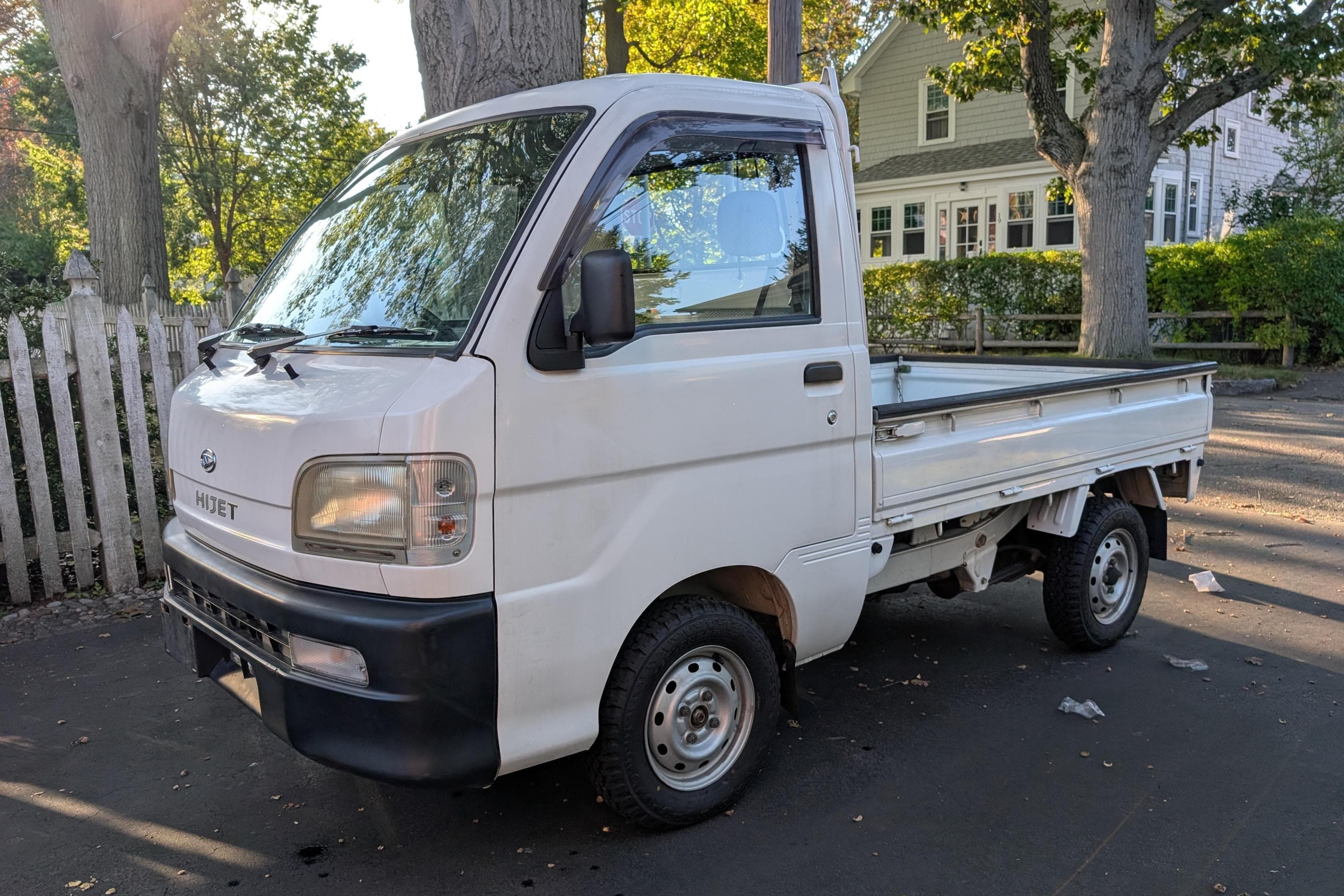 1999 Daihatsu Hijet sold for $8,300