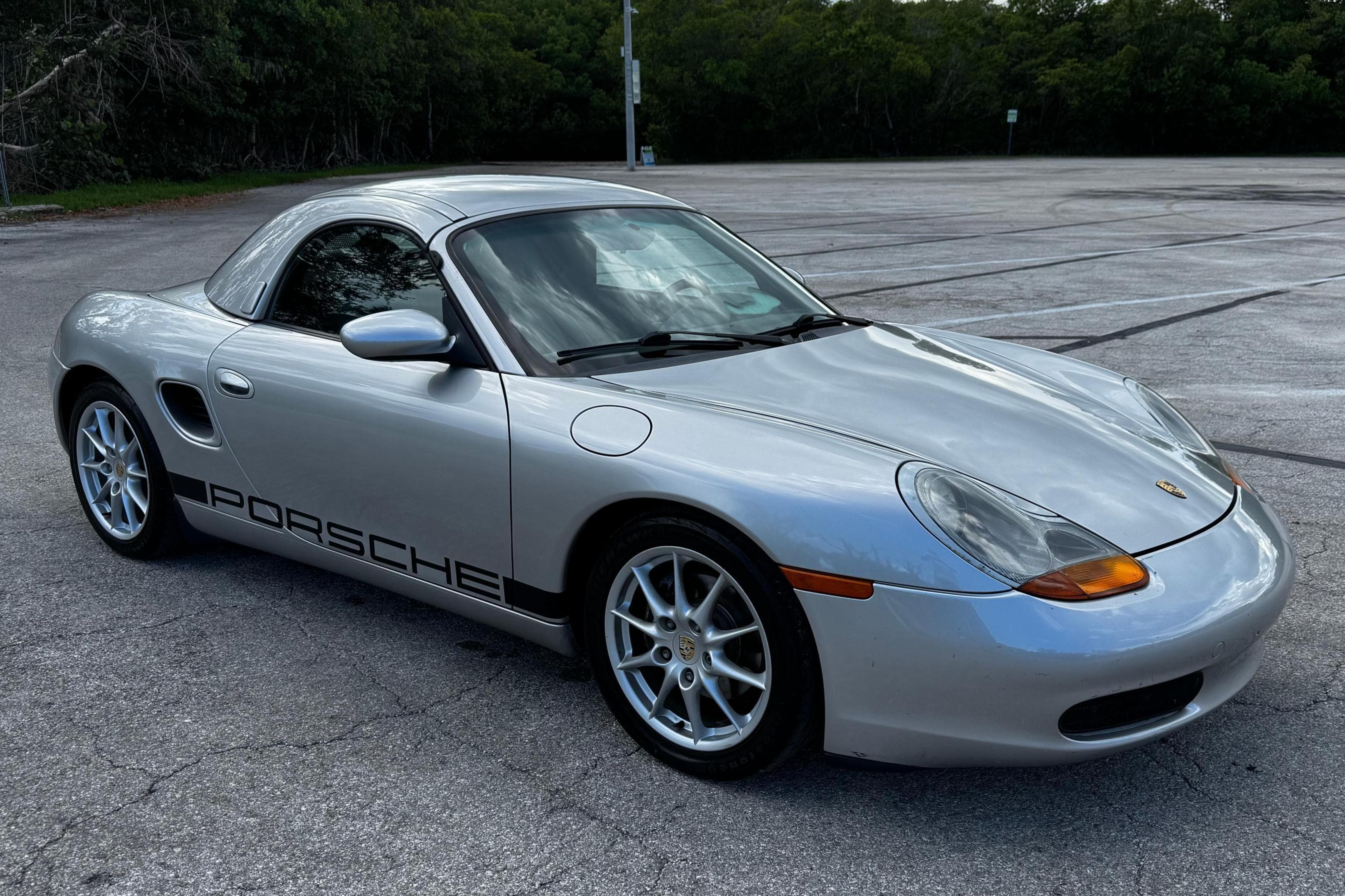 1998 Porsche 986 Boxster sold for $11,600