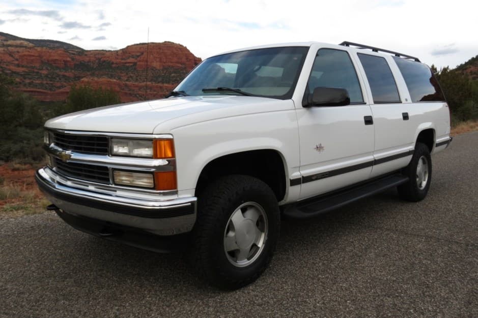 1999 Chevrolet Suburban (GMT400 1992-1999) sold for $11,750