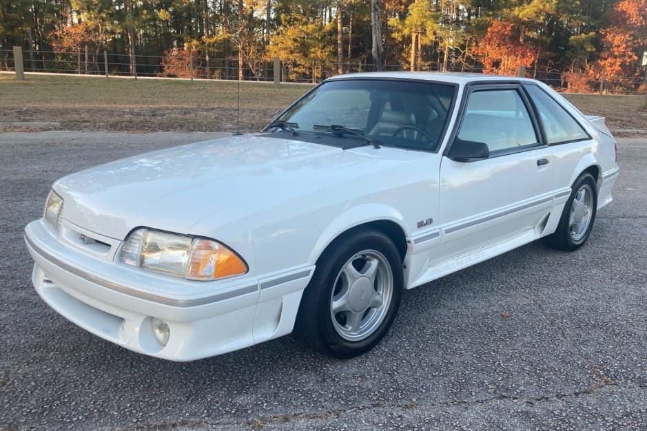 1992 Ford Fox-Body Mustang sold for $15,250