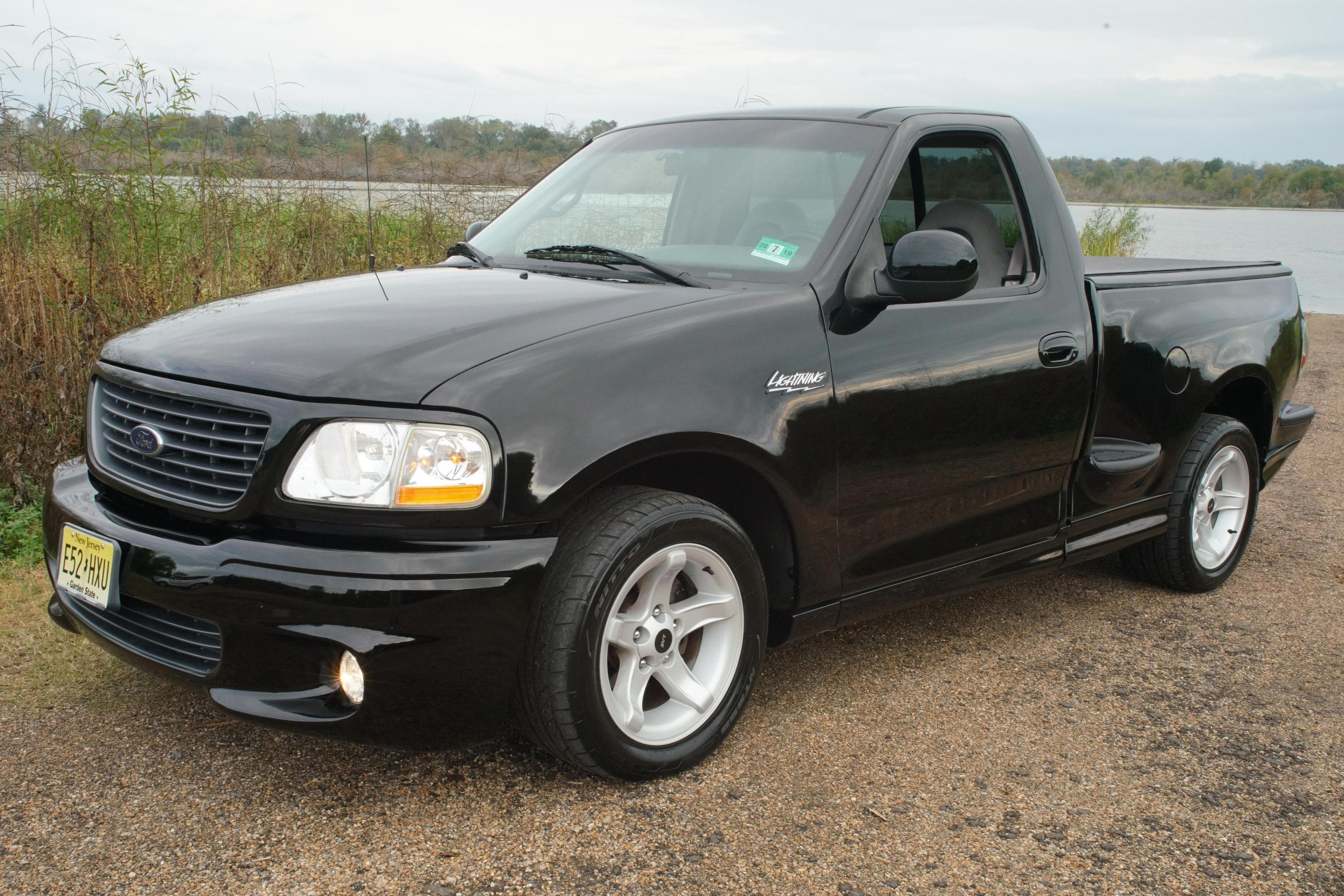 2001 Ford F-150 sold for $24,999