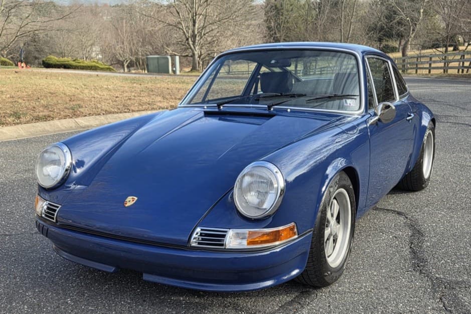 1971 Porsche LWB 911T (1969-1973) sold for $132,000