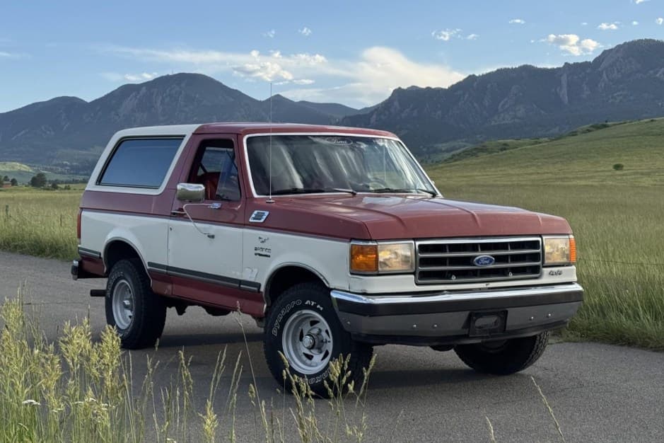 1990 Ford Bronco 4th-5th Generations 1987-1996 sold for $7,000