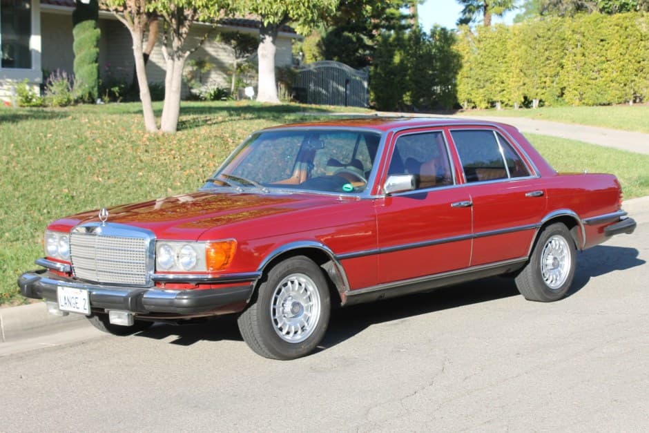 1976 Mercedes-Benz W116 S-Class sold for $10,000