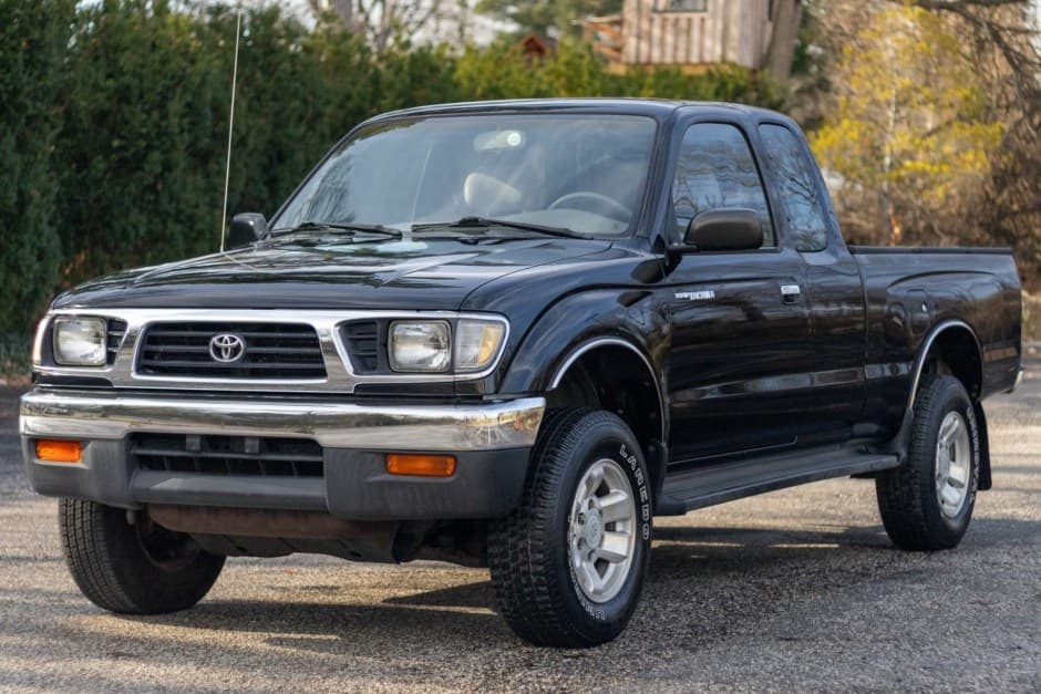 1995 Toyota Tacoma (N1X0 1995-2005) sold for $12,255