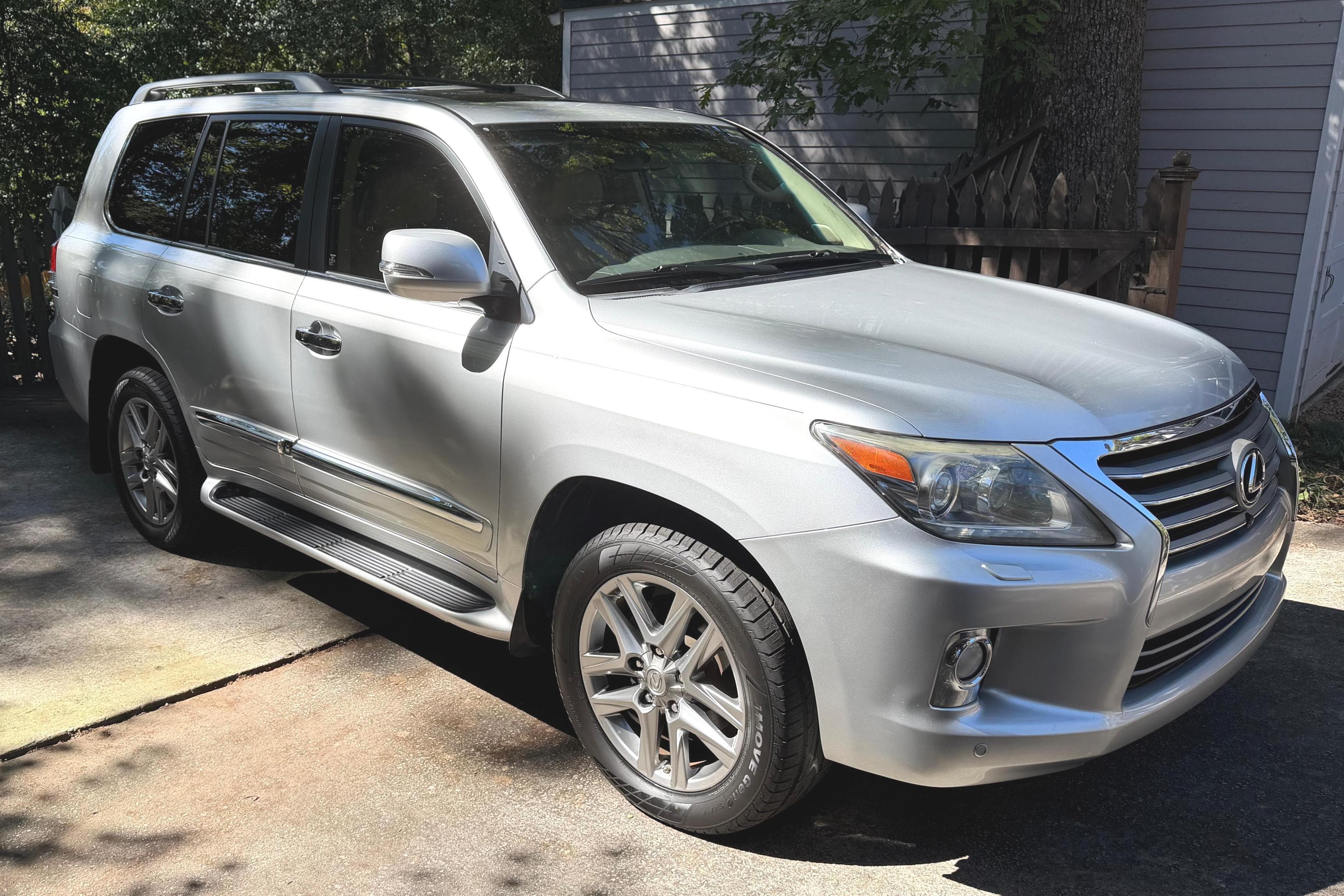 2013 Lexus LX sold for $25,600