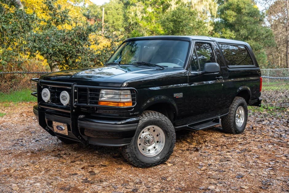1996 Ford Bronco 4th-5th Generations 1987-1996 sold for $31,500