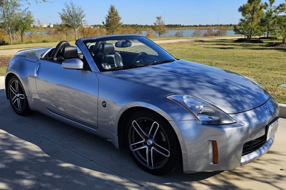 2004 Nissan 350Z sold for $7,700