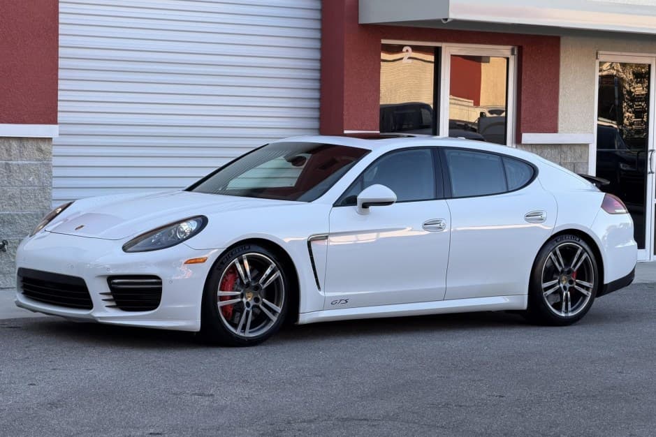 2015 Porsche Panamera sold for $38,000