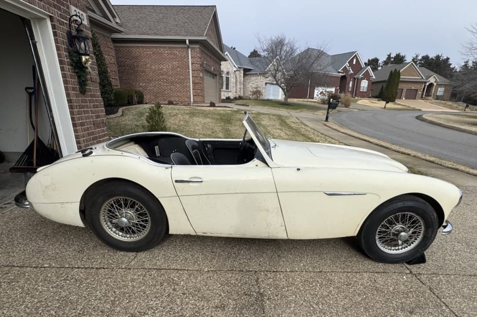 1962 Austin-Healey 3000 sold for $18,250