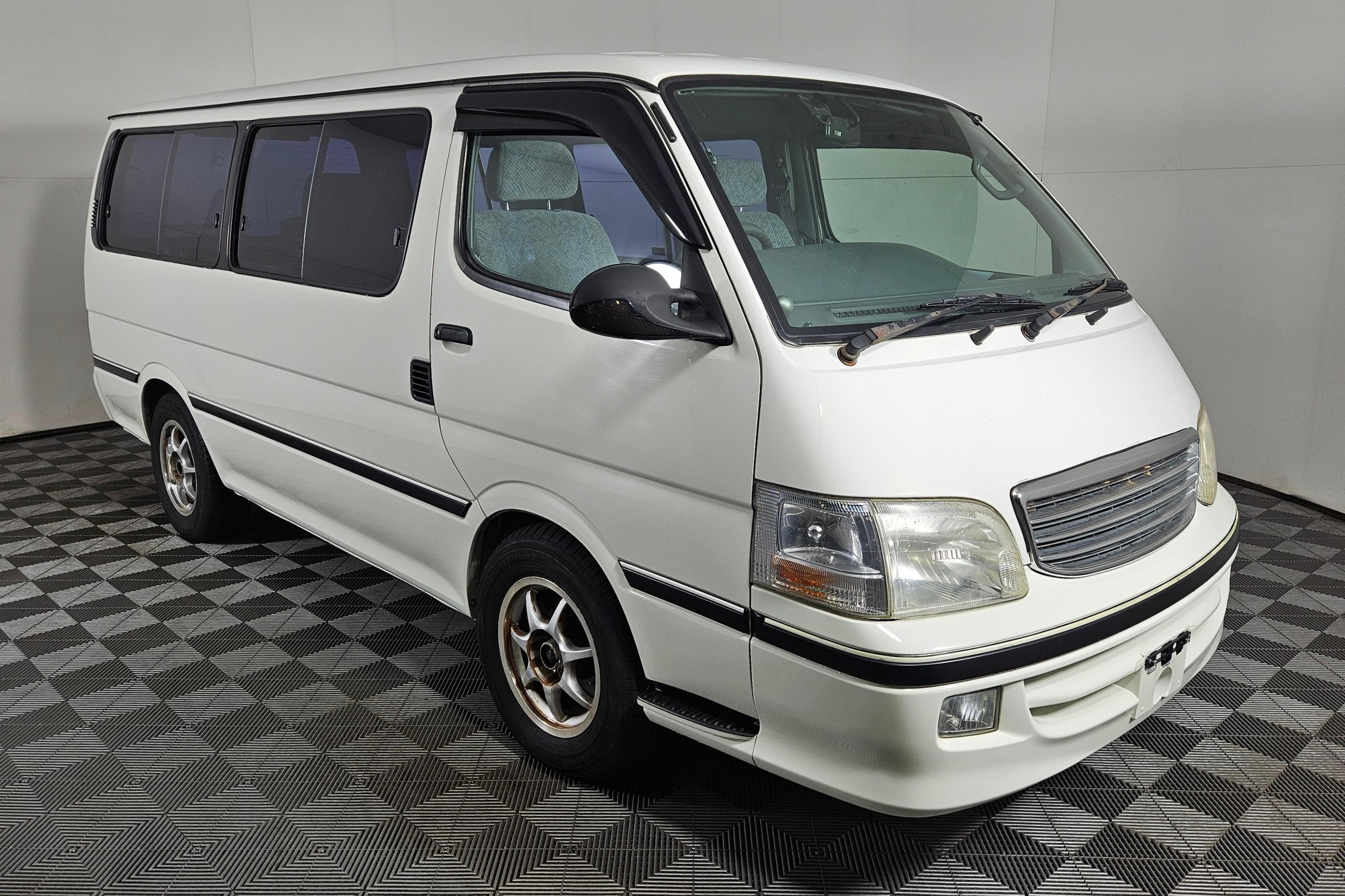 1998 Toyota HiAce sold for $5,500