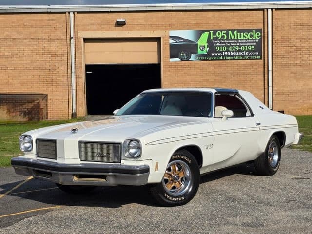 1975 Oldsmobile Cutlass sold for $15,500