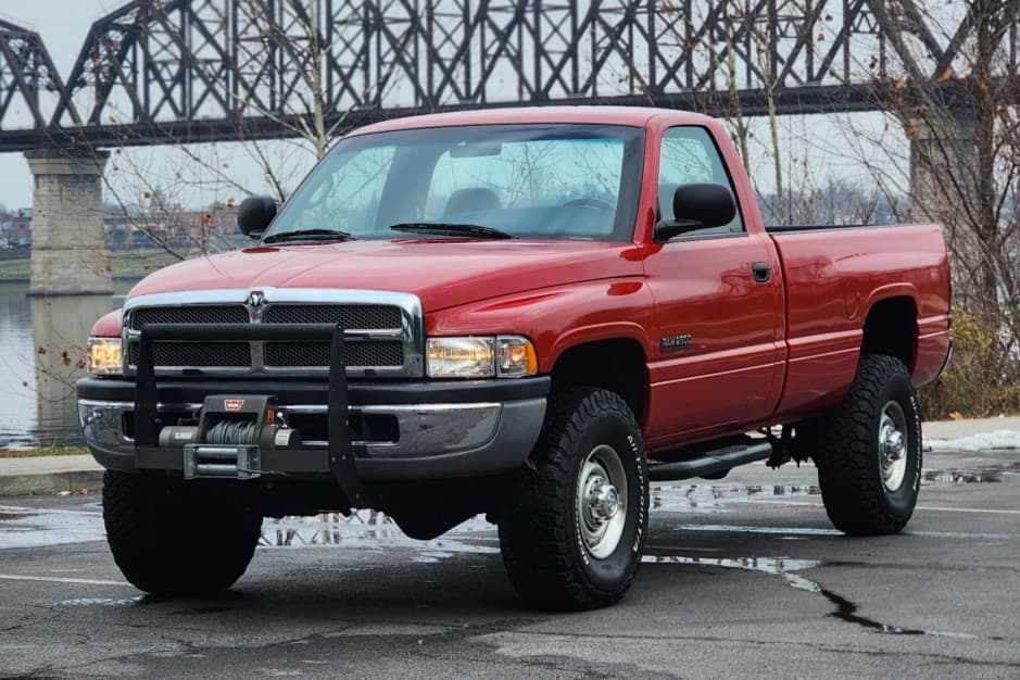 2001 Dodge Ram HD (1994-2002) sold for $28,250