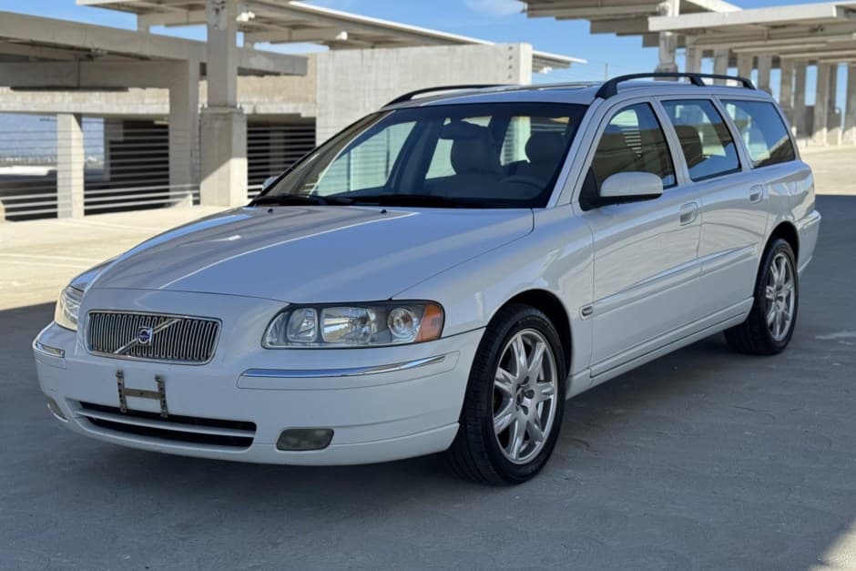 2005 Volvo V70 sold for $4,900
