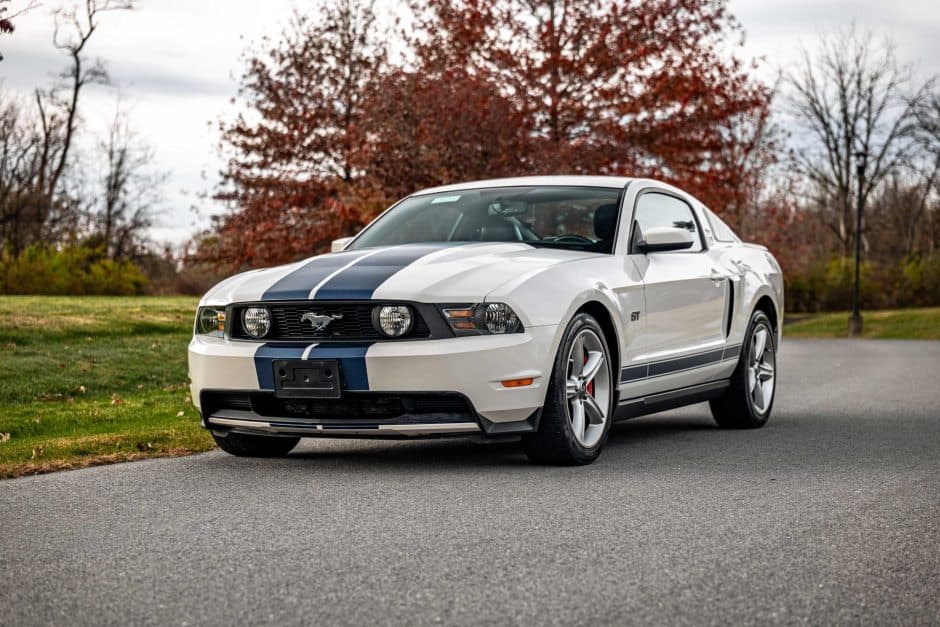 2010 Ford Mustang S197 2005-2014 sold for $18,000
