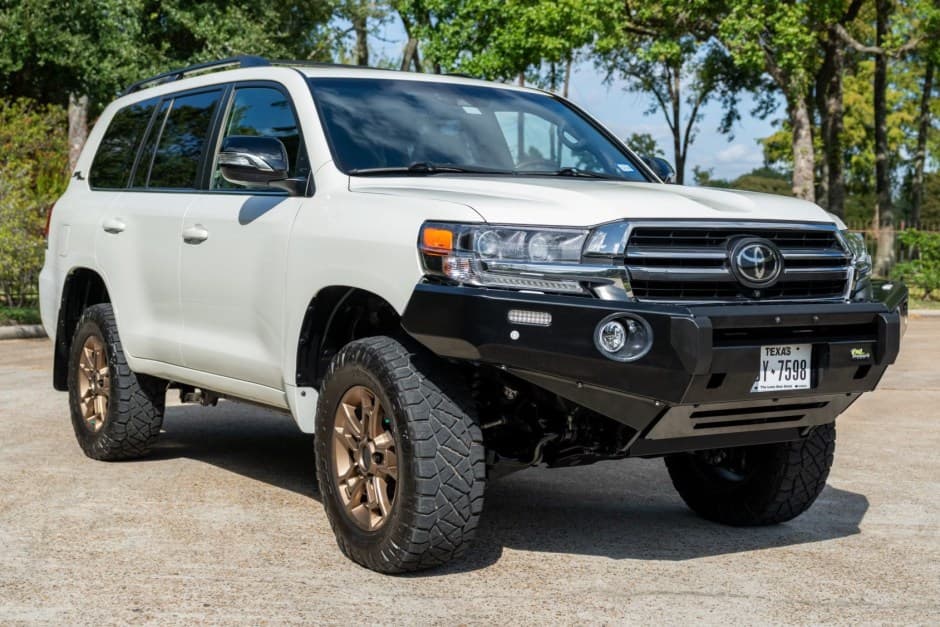 2021 Toyota Land Cruiser 200-Series sold for $81,000