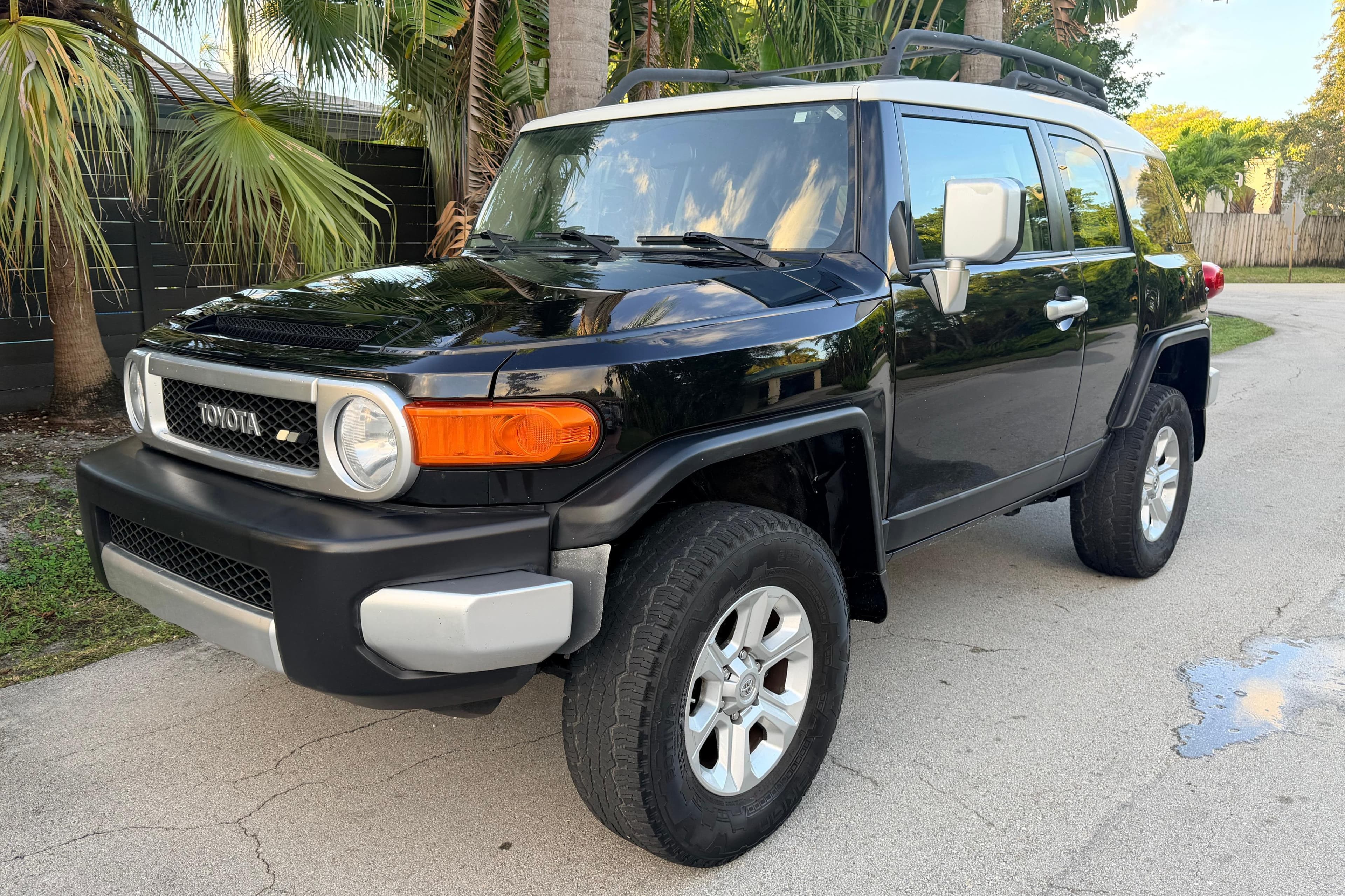 2008 Toyota FJ Cruiser sold for $7,800