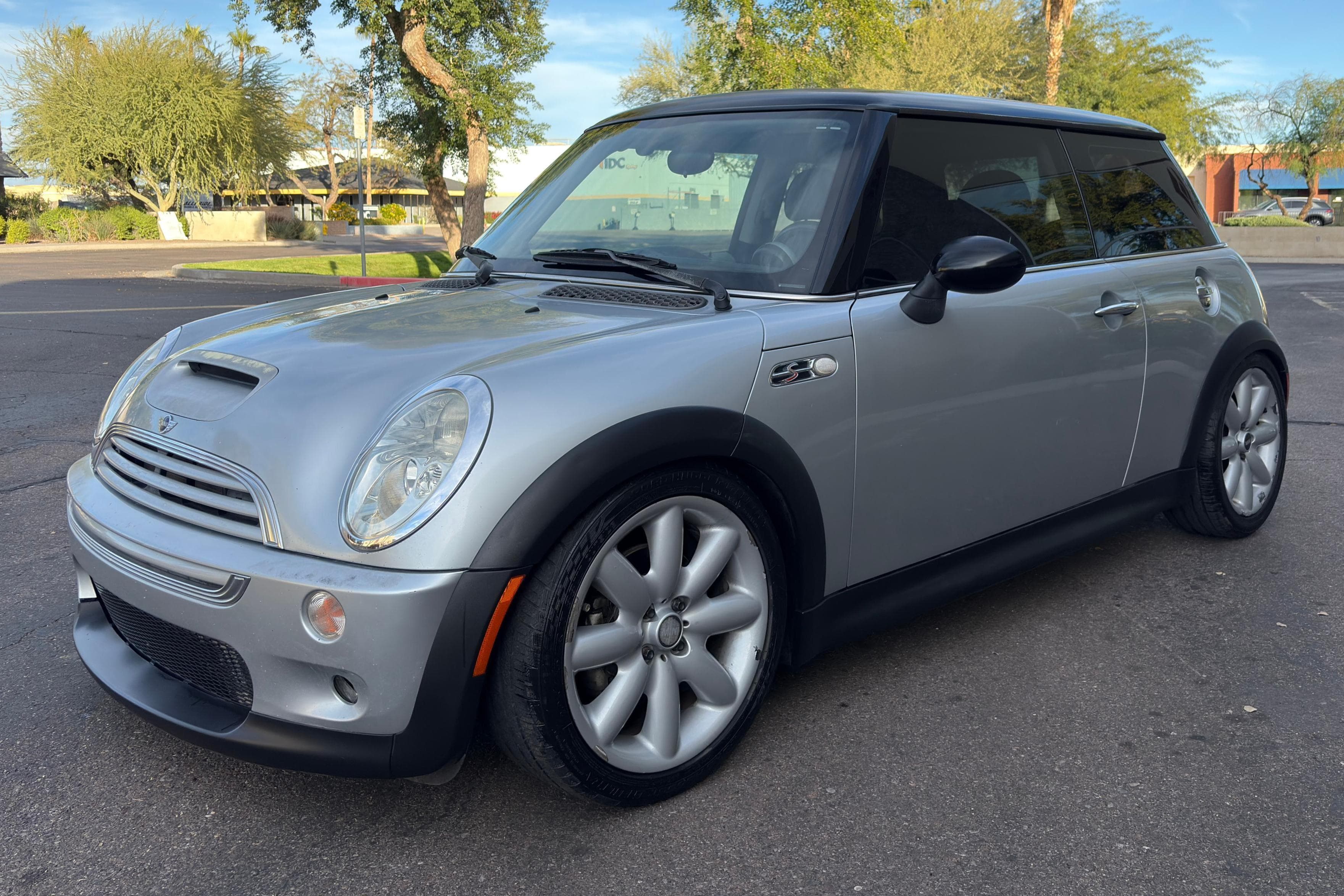 2002 MINI Cooper sold for $5,155