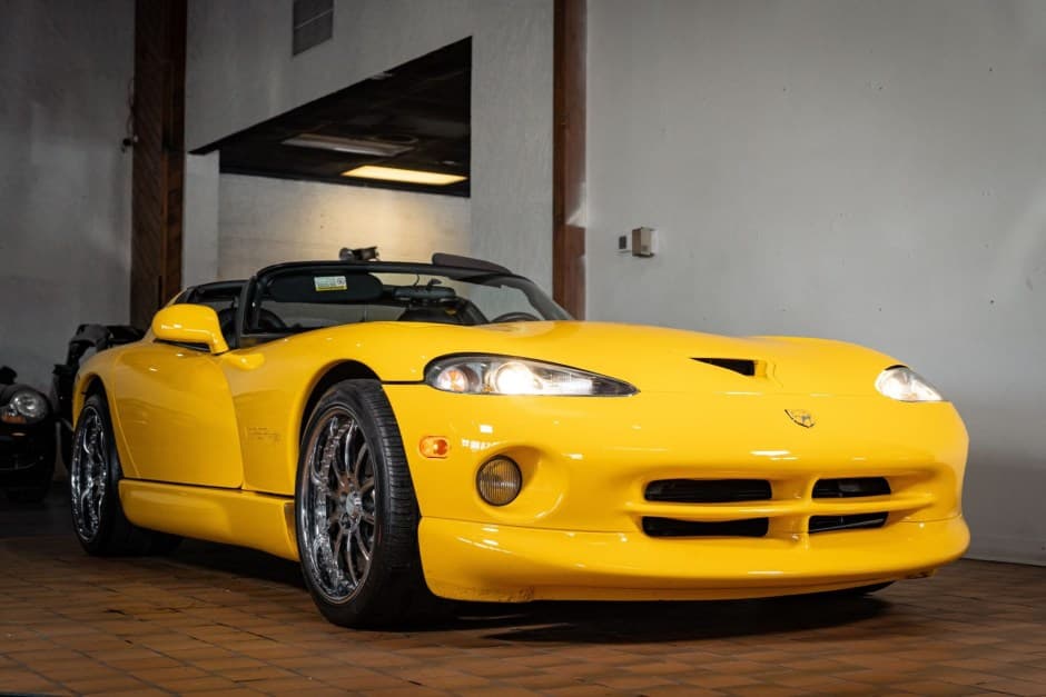 2002 Dodge Viper SR II (1996-2002) sold for $50,000