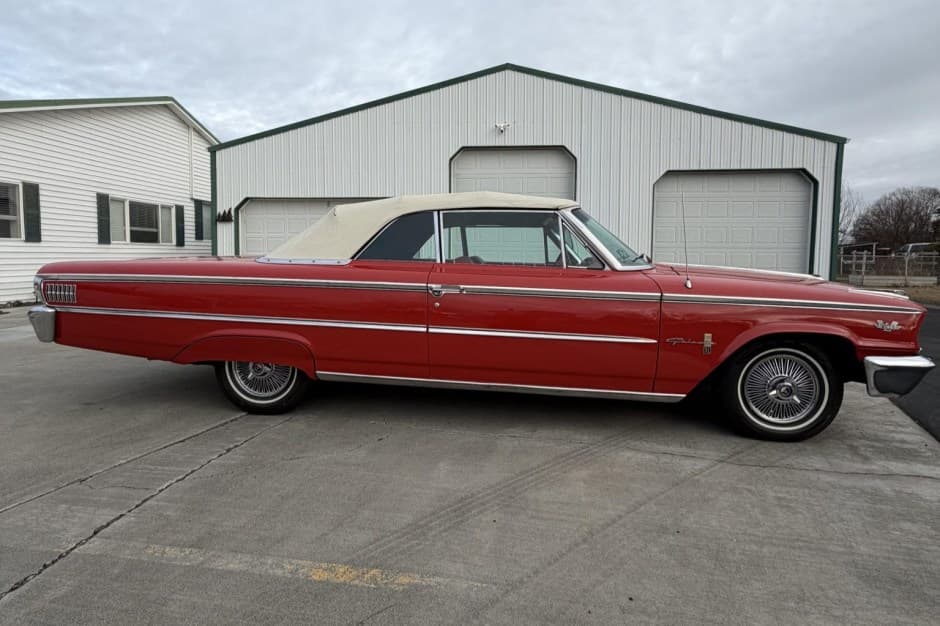 1963 Ford Galaxie sold for $21,400