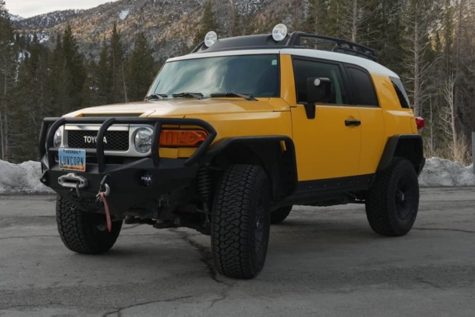 2008 Toyota FJ Cruiser sold for $20,000