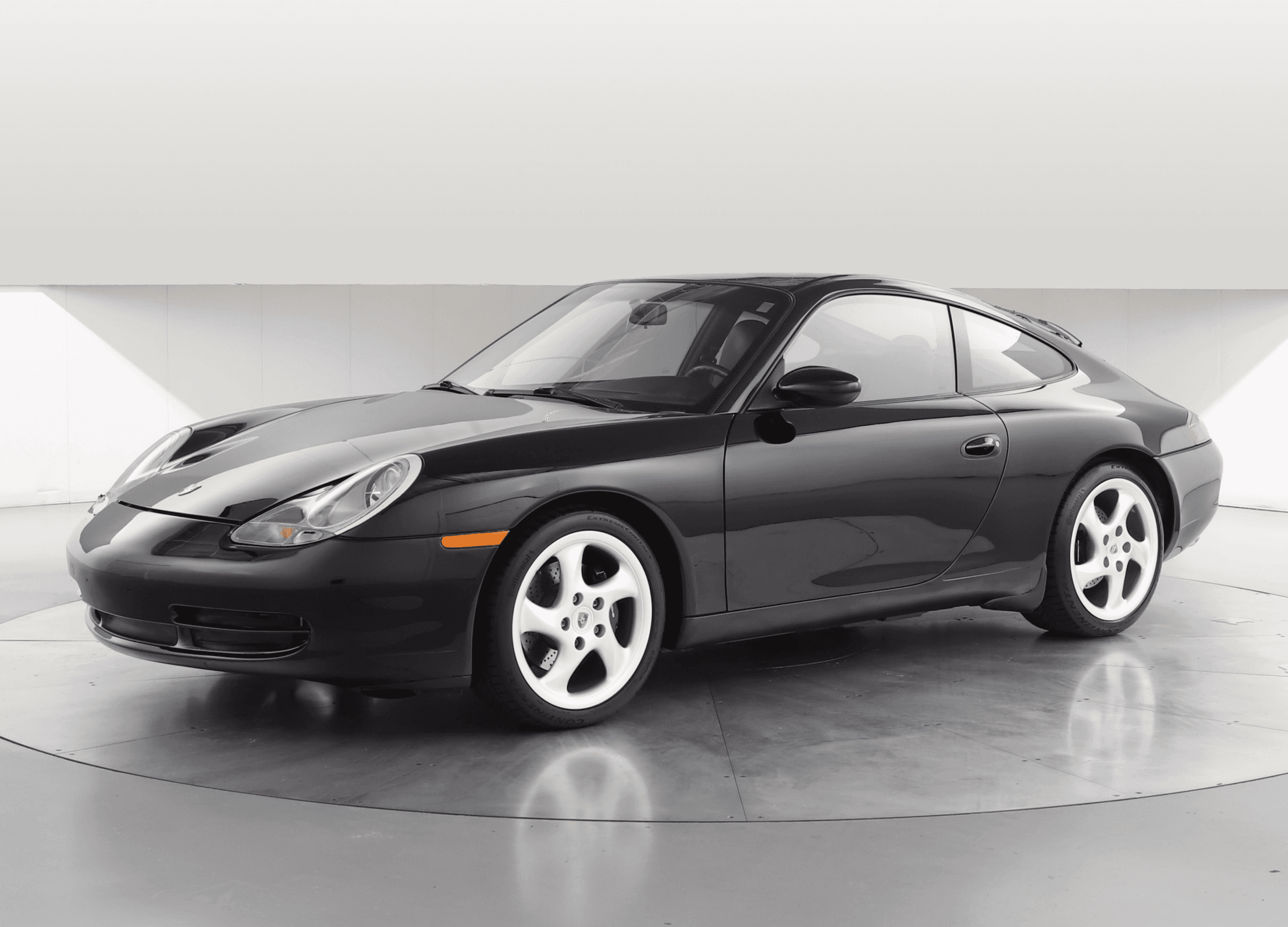 1999 Porsche 911 sold for $0