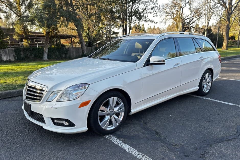 2011 Mercedes-Benz W212 E-Class sold for $15,700