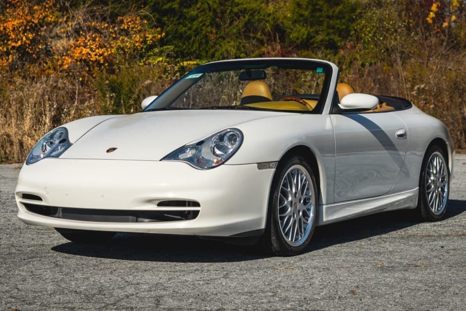 2003 Porsche 996 911 Carrera sold for $49,000