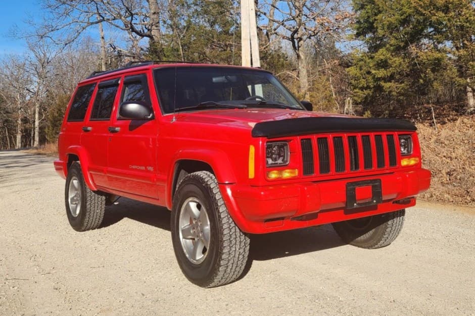 1998 Jeep XJ Cherokee sold for $5,150